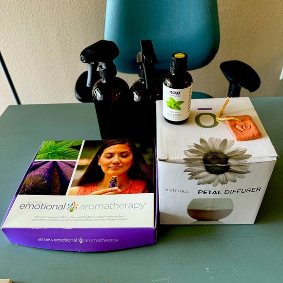 Never Used: Dōterra Petal Diffuser with Emotional Aromatherapy Kit #crossposted - Picture 1 of 2